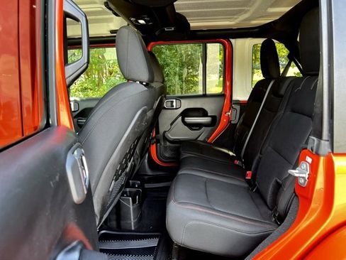 Used 2018 Jeep Wrangler Unlimited Rubicon w/ Safety Group image 20