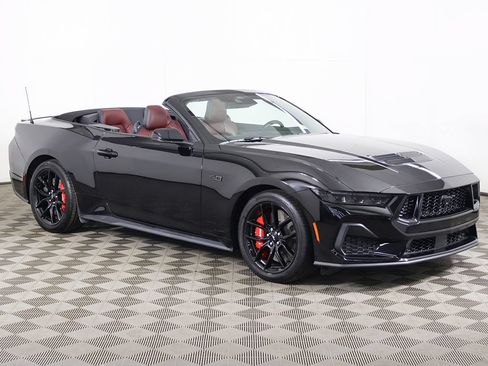 Used 2025 Ford Mustang GT Premium RWD image 9