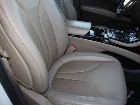 Certified 2021 Lincoln Nautilus Standard w/ Equipment Group 101A image 23