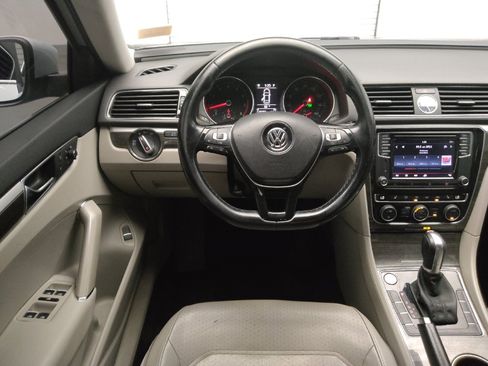 Used 2017 Volkswagen Passat 1.8T SE w/ SE Lighting Package FWD image 22