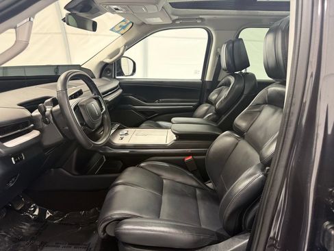 Used 2025 Lincoln Navigator L Reserve AWD/4WD image 19