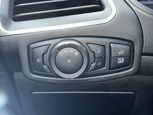 Certified 2022 Ford Edge Titanium w/ Class II Trailer Tow Package image 32