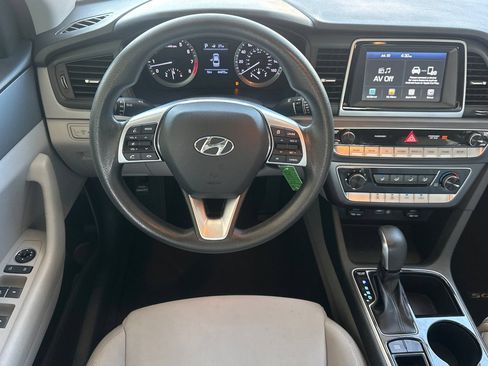 Used 2019 Hyundai Sonata SE FWD image 14