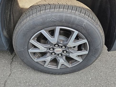 Used 2020 GMC Acadia SLE w/ Driver Convenience Package image 10