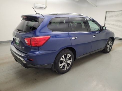 Used 2017 Nissan Pathfinder SV AWD/4WD image 10