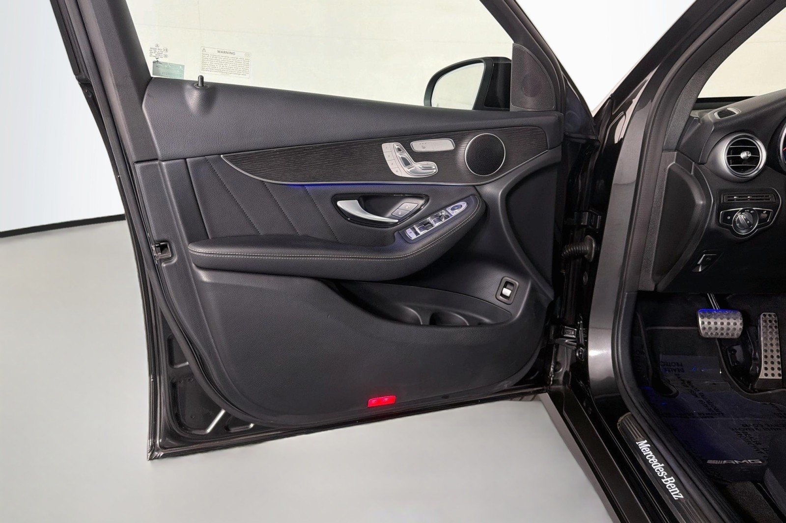 Used 2022 Mercedes-Benz GLC 300 4MATIC image 23
