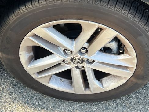 Used 2019 Toyota Corolla SE FWD image 22