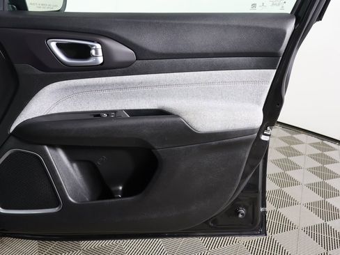 Used 2022 Jeep Compass Latitude image 20