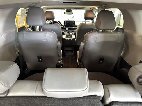 Used 2023 Toyota Sienna XLE image 35