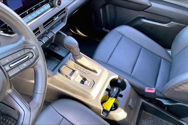 Used 2024 Chevrolet Colorado W/T RWD image 13