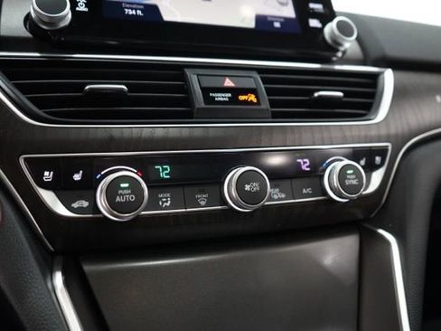 Used 2020 Honda Accord Touring image 29