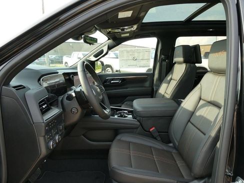 New 2026 Chevrolet Suburban High Country AWD/4WD image 17
