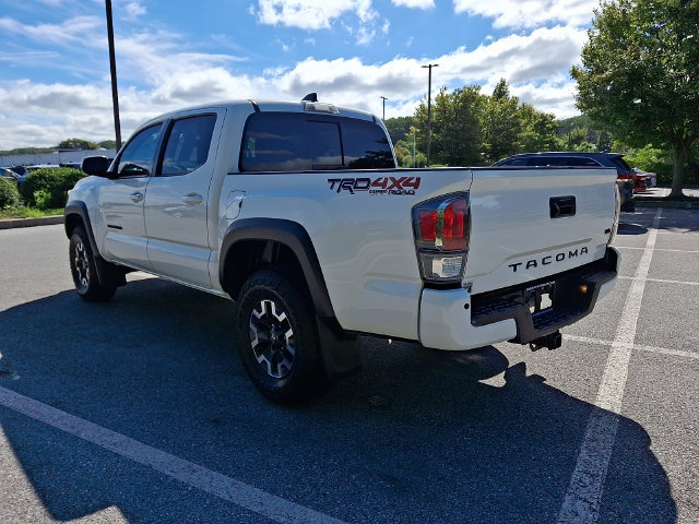 Certified 2022 Toyota Tacoma TRD Off-Road w/ Technology Package AWD/4WD image 4