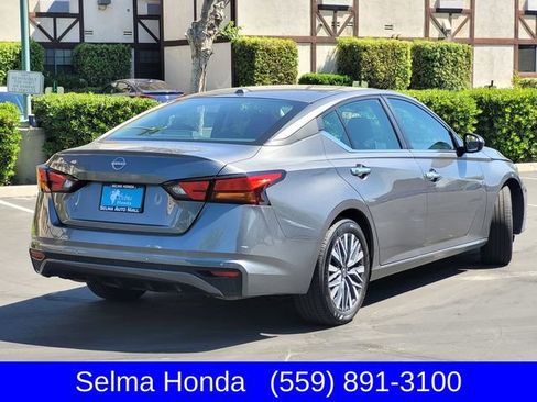 Used 2025 Nissan Altima 2.5 SV image 5