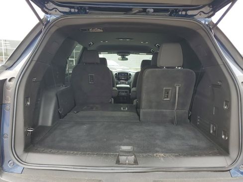 Used 2022 Chevrolet Traverse LT w/ LPO, Cargo Package FWD image 8