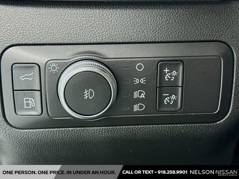 Used 2020 Ford Escape Titanium FWD image 10