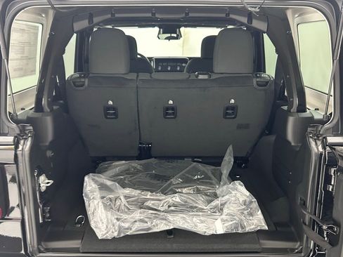 New 2026 Jeep Wrangler Unlimited Rubicon image 9