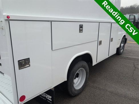 New 2025 Chevrolet Express 3500 image 29
