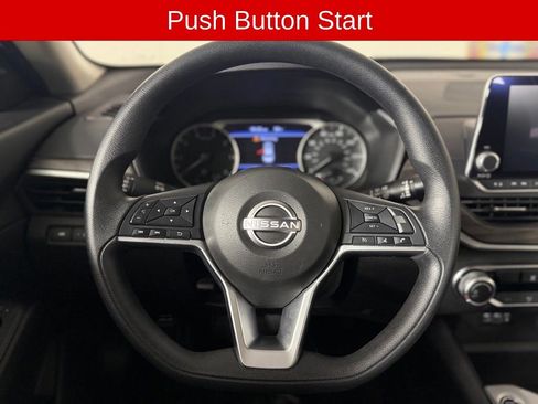 Used 2025 Nissan Altima 2.5 SV FWD image 8