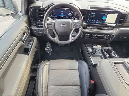 Certified 2022 Chevrolet Silverado 1500 ZR2 w/ Technology Package image 11