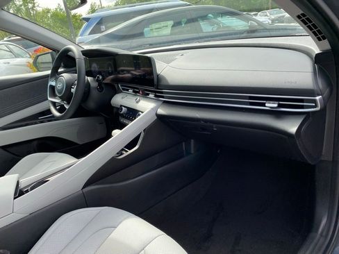 New 2026 Hyundai Elantra Limited FWD image 34