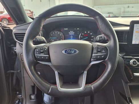 Used 2022 Ford Explorer ST-Line image 14
