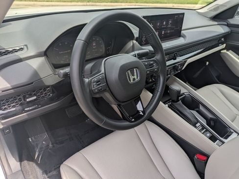 Used 2023 Honda Accord EX-L image 10