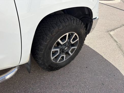 Used 2017 Toyota Tundra SR5 AWD/4WD image 16