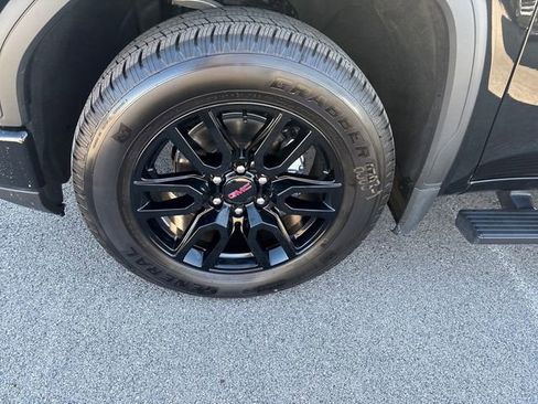 Used 2026 GMC Sierra 1500 Pro w/ Graphite Edition image 5