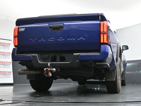 Used 2024 Toyota Tacoma TRD Off-Road image 23