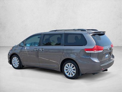 Used 2014 Toyota Sienna XLE w/ XLE Premium Package AWD/4WD image 8