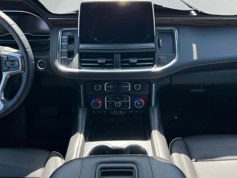 Used 2023 Chevrolet Tahoe Premier AWD/4WD image 14