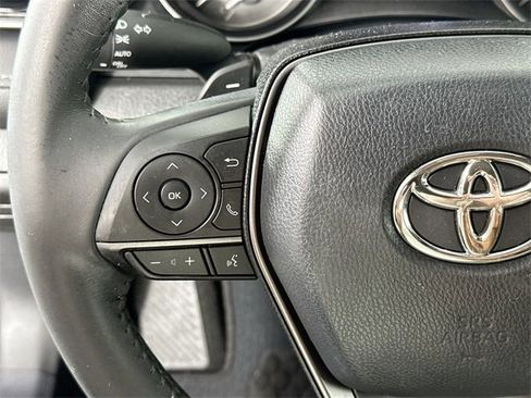 Used 2021 Toyota Camry SE image 19
