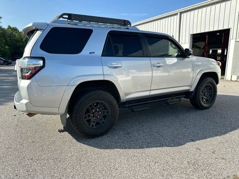 Used 2018 Toyota 4Runner SR5 Premium RWD image 5