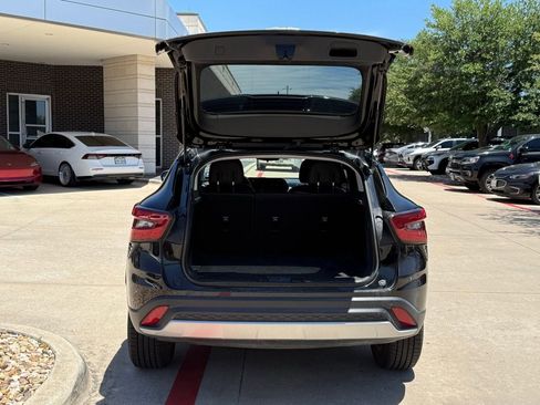 Used 2024 Chevrolet Trax LT w/ Driver Confidence Package FWD image 5