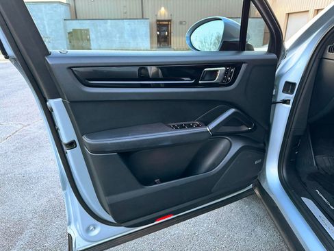 Used 2019 Porsche Cayenne AWD/4WD image 29