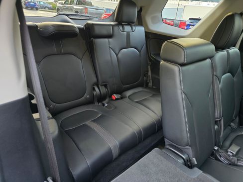 Certified 2023 Honda Pilot Touring image 13