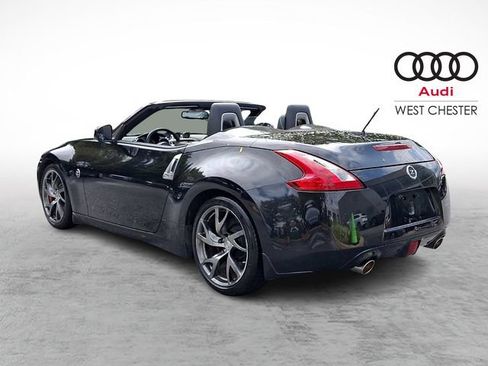 Used 2016 Nissan 370Z Touring Sport RWD image 4