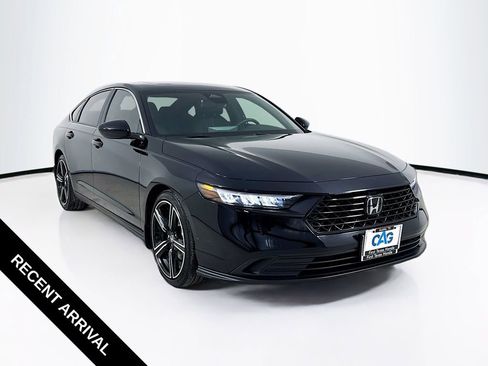 Used 2025 Honda Accord Sport image 1