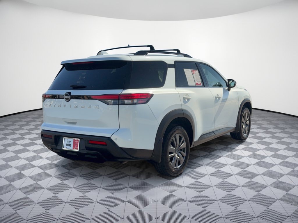 Used 2025 Nissan Pathfinder SV FWD image 13