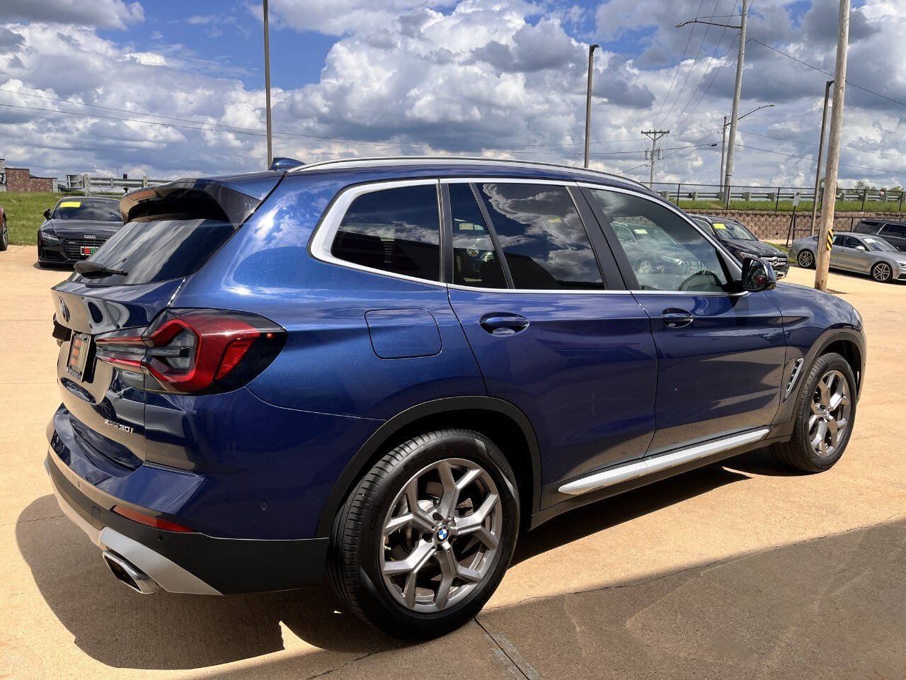 Used 2023 BMW X3 xDrive30i w/ Premium Package AWD/4WD image 5