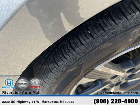 Used 2024 Nissan Sentra SV image 12