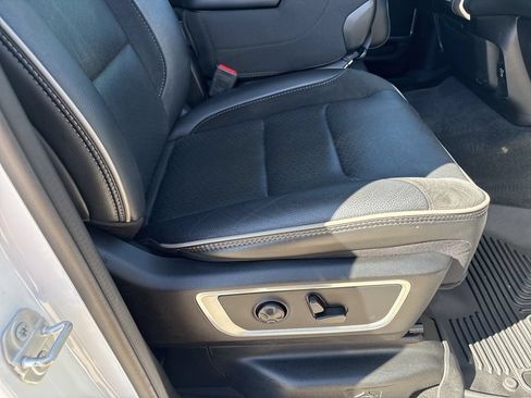 Certified 2021 RAM 1500 Laramie w/ Off Road Group AWD/4WD image 27