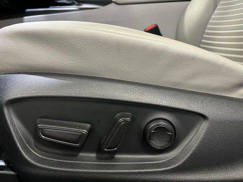 Certified 2023 Toyota Camry SE FWD image 13