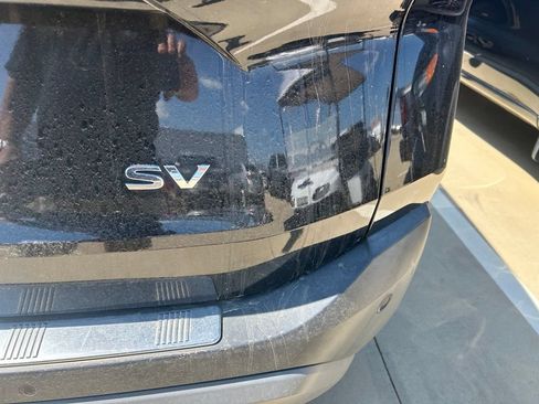 Used 2023 Nissan Rogue SV FWD image 9