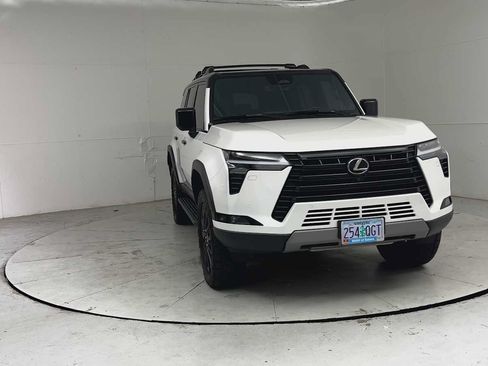 Used 2024 Lexus GX 550 AWD/4WD image 7