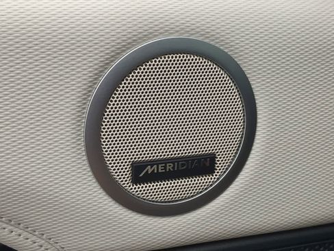 Certified 2023 Land Rover Discovery S R-Dynamic image 32