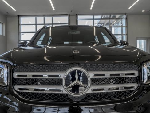 Used 2023 Mercedes-Benz GLB 250 4MATIC image 23