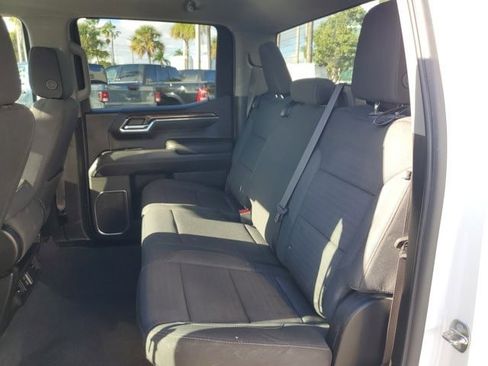 Used 2024 GMC Sierra 1500 SLE image 17
