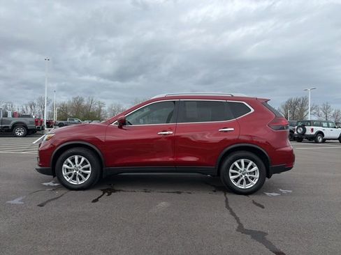 Used 2018 Nissan Rogue SV w/ Premium Package image 14